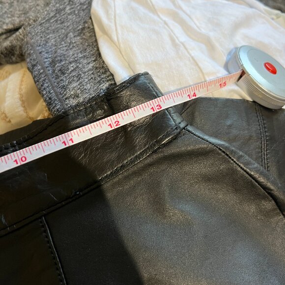 Spectacular Vintage Leather Pencil Skirt, Size 8 - Picture 2 of 8